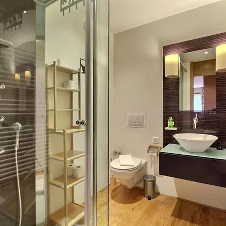 Entirely Renovated Studio *